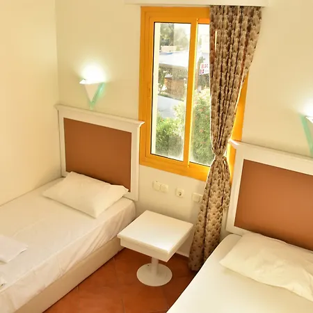 Hotel Club Dante 3*