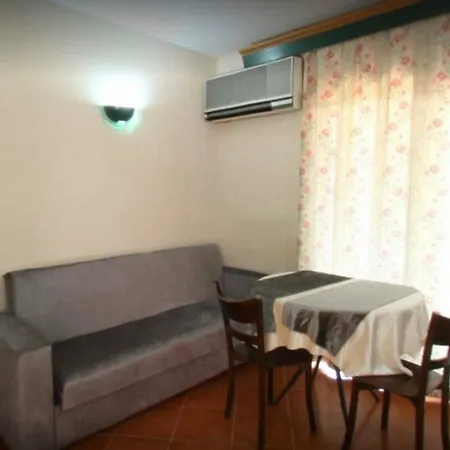 Club Dante Отель